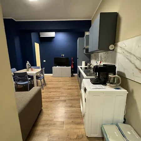 アパート Il Rifugio In Piazza カステル・ディ・サングロ